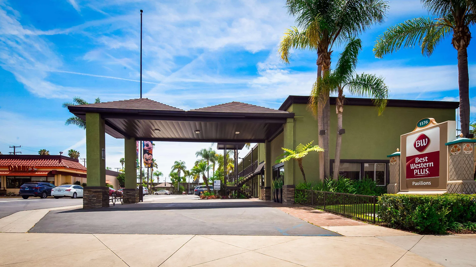 Best Western Plus Pavilions Anaheim 3*,