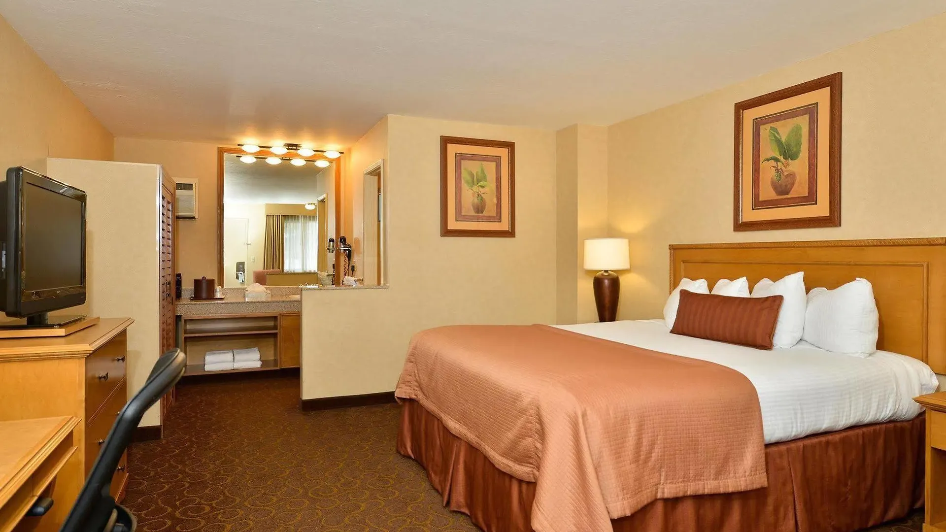Best Western Plus Pavilions Anaheim