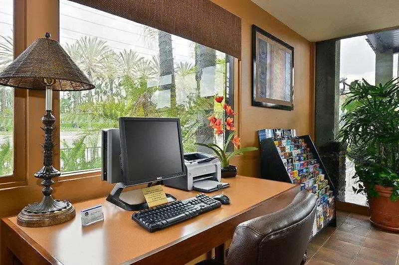Best Western Plus Pavilions Anaheim 3*,  USA