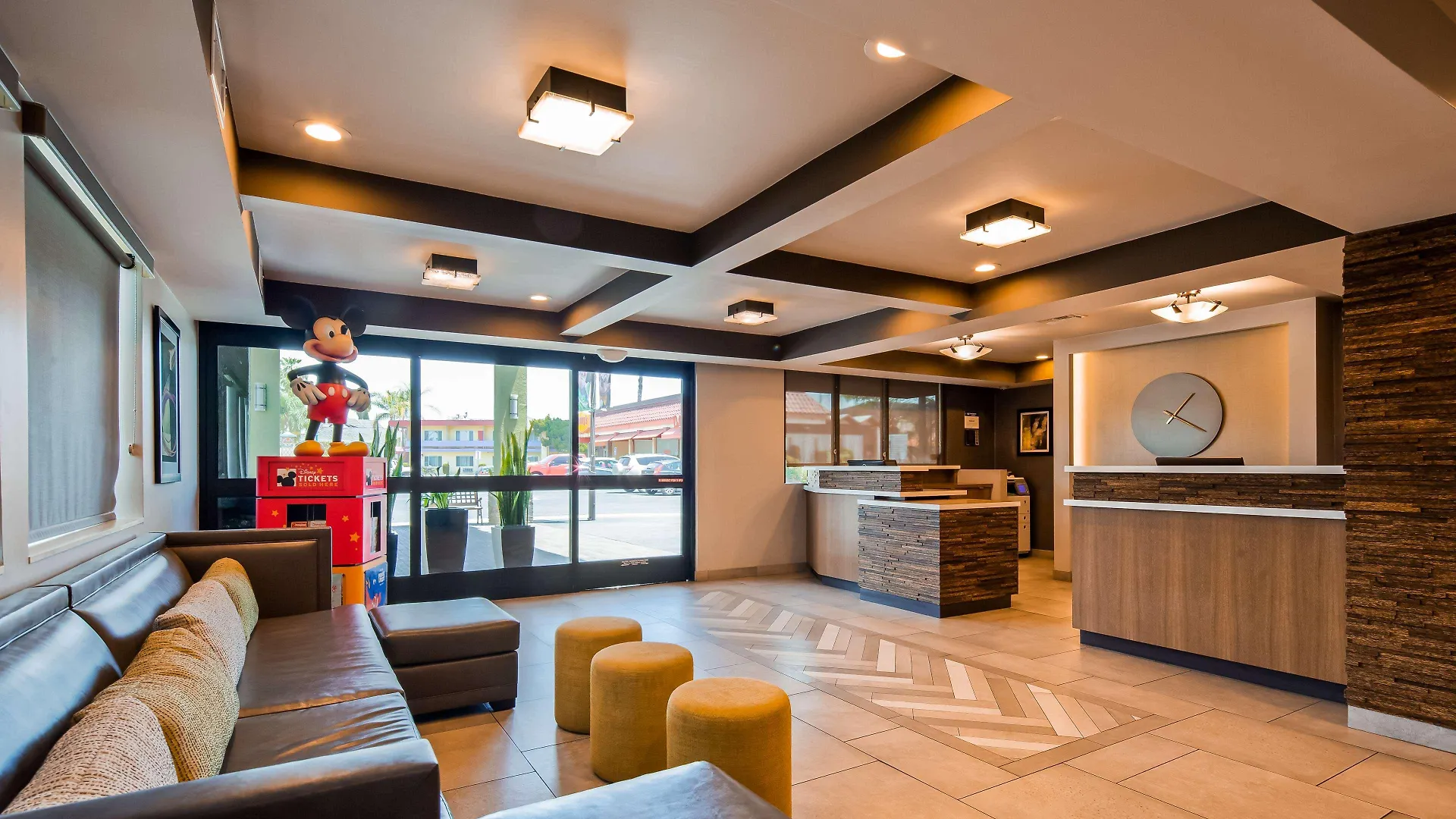 Best Western Plus Pavilions Anaheim 3*,  USA