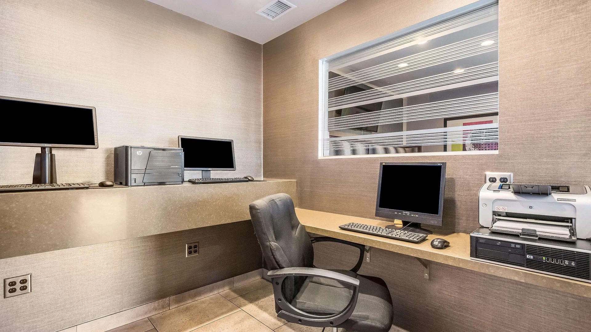 Best Western Plus Pavilions Anaheim 3*,  USA