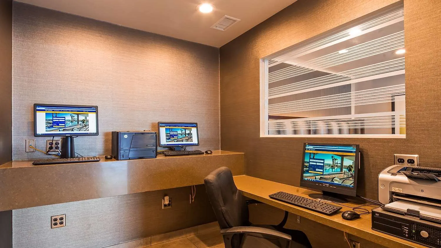 Best Western Plus Pavilions Anaheim 3*,